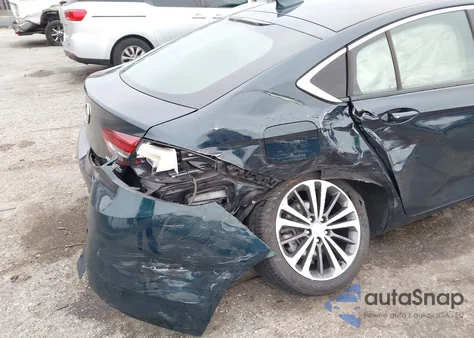 2018 Buick Regal Sportback Preferred Ii from USA, damaged, VIN W04GN6SX1J1065961